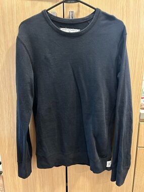 Lightweight Black Crewneck Sweatshirt